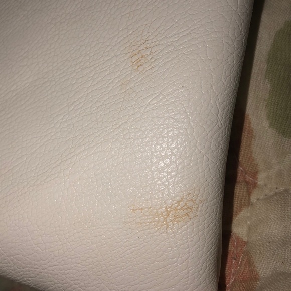 White crossbody bag - Picture 3 of 3